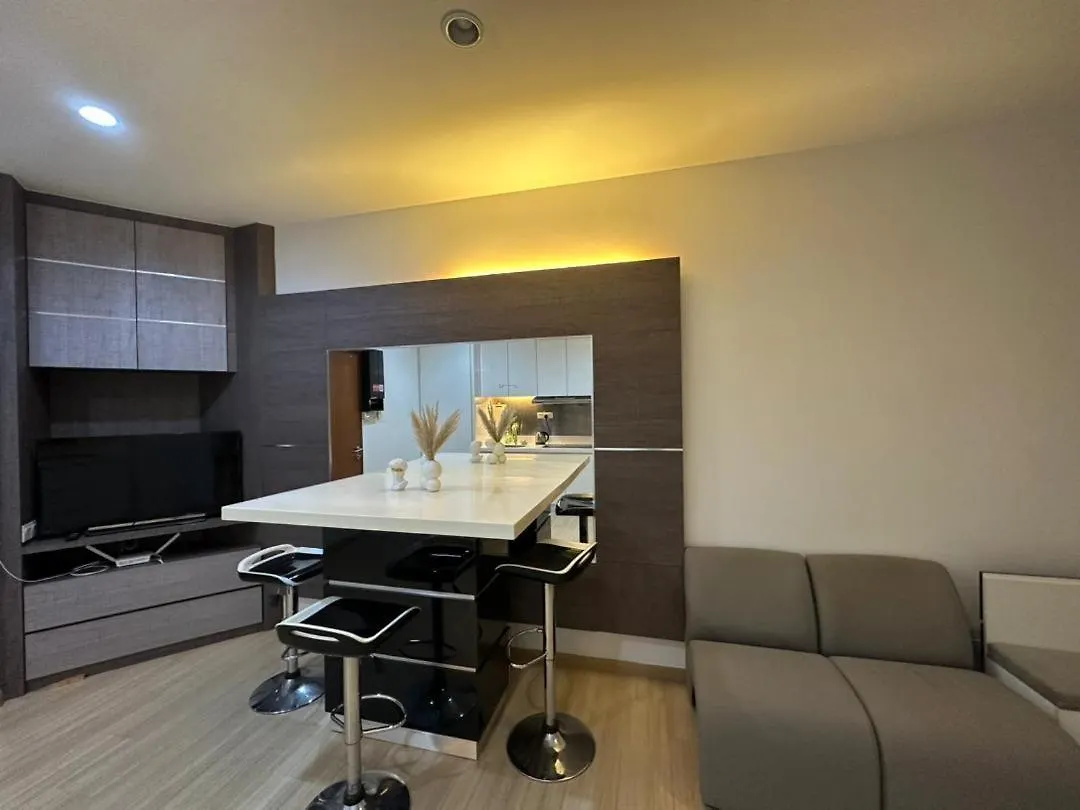 Luxury Suites 118 Island Plaza Tanjung Tokong Apartment